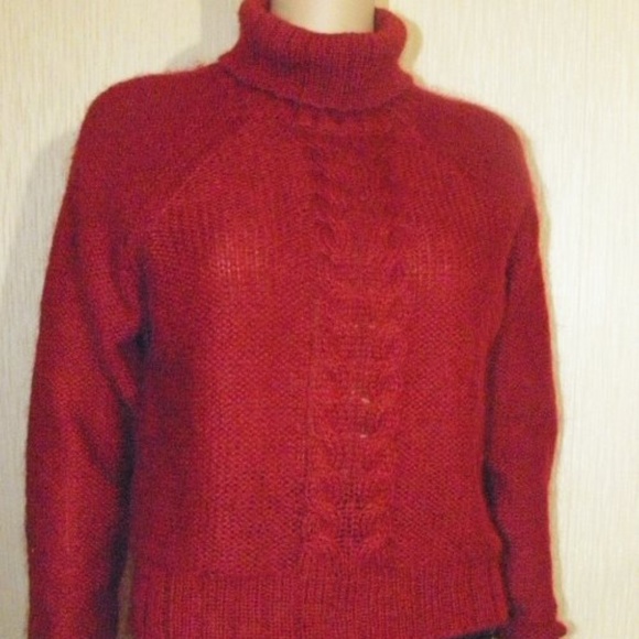 Red   Cable knit Turtleneck - Picture 3 of 5